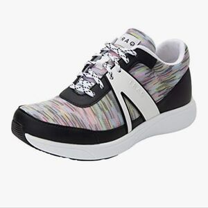 TRAQ by Alegria Qarma Womens Smart Walking Shoe